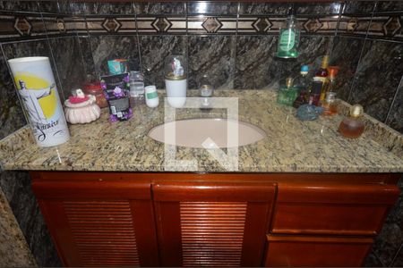 Casa à venda com 430m², 2 quartos e 2 vagasBanheiro da Suite