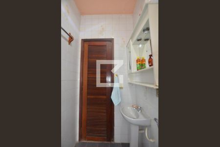 Casa à venda com 430m², 2 quartos e 2 vagasBanheiro de Serviço