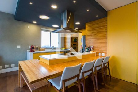 Apartamento para alugar com 170m², 2 quartos e 3 vagas Apartamento para alugar com 170m², 2 quartos e 3 vagasCozinha