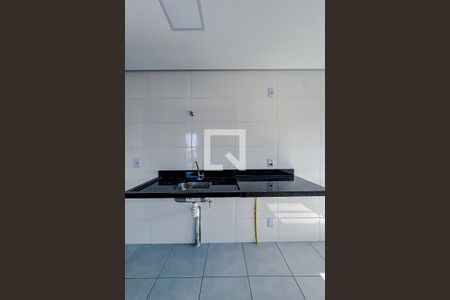 Cozinha e Área de Serviço de apartamento para alugar com 2 quartos, 43m² em Quarta Parada, São Paulo