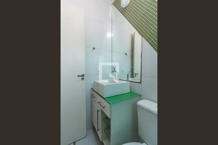 Casa de condomínio à venda com 174m², 3 quartos e 2 vagas Casa de condomínio à venda com 174m², 3 quartos e 2 vagasBanheiro Social