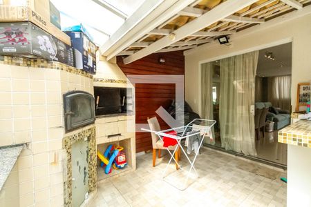 Casa de condomínio à venda com 174m², 3 quartos e 2 vagas Casa de condomínio à venda com 174m², 3 quartos e 2 vagasChurrasqueira