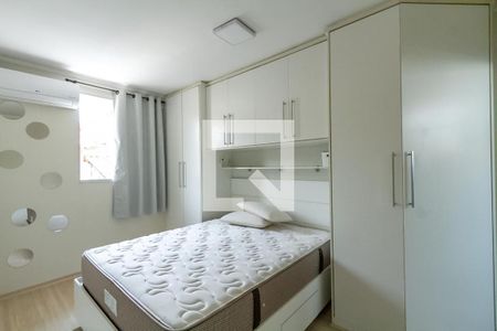 Casa de condomínio à venda com 174m², 3 quartos e 2 vagas Casa de condomínio à venda com 174m², 3 quartos e 2 vagasSuíte