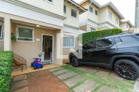 Casa de condomínio à venda com 174m², 3 quartos e 2 vagas Casa de condomínio à venda com 174m², 3 quartos e 2 vagasGaragem