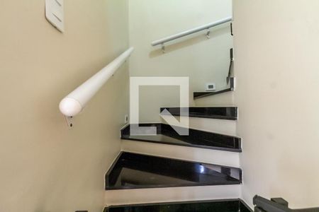 Escada de casa de condomínio à venda com 3 quartos, 174m² em Jardim Borborema, São Bernardo do Campo