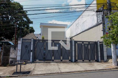 Casa de condomínio à venda com 72m², 2 quartos e 1 vaga Casa de condomínio à venda com 72m², 2 quartos e 1 vagaFachada