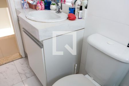 Casa de condomínio à venda com 72m², 2 quartos e 1 vaga Casa de condomínio à venda com 72m², 2 quartos e 1 vagaBanheiro