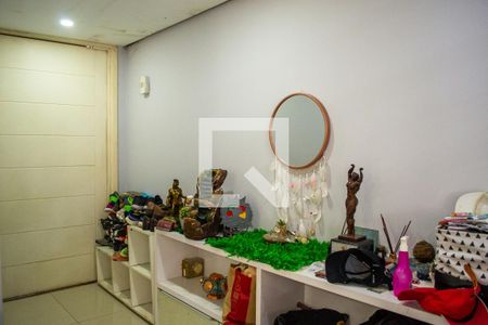 Sala de casa de condomínio à venda com 3 quartos, 95m² em Hípica, Porto Alegre