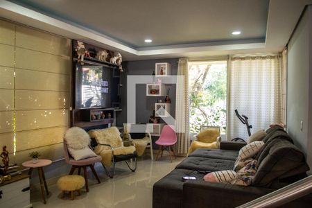 Sala de casa de condomínio à venda com 3 quartos, 95m² em Hípica, Porto Alegre