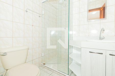 Banheiro de casa para alugar com 2 quartos, 110m² em Parque Vitória, São Paulo