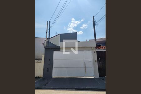 Casa à venda com 160m², 1 quarto e 2 vagas Casa à venda com 160m², 1 quarto e 2 vagasFachada