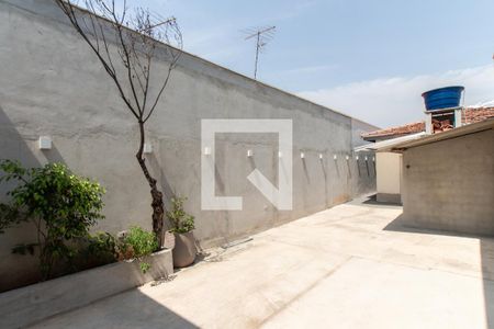 Casa à venda com 160m², 1 quarto e 2 vagas Casa à venda com 160m², 1 quarto e 2 vagasQuintal