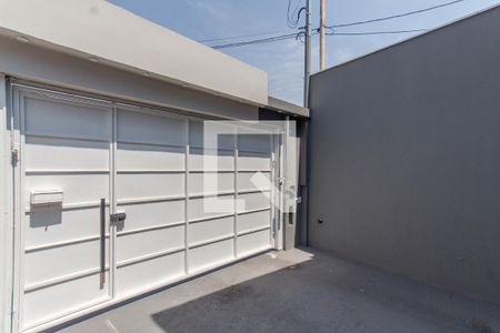 Casa à venda com 160m², 1 quarto e 2 vagas Casa à venda com 160m², 1 quarto e 2 vagasGaragem