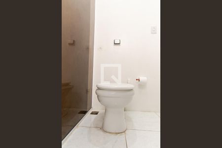 Casa à venda com 160m², 1 quarto e 2 vagas Casa à venda com 160m², 1 quarto e 2 vagasBanheiro