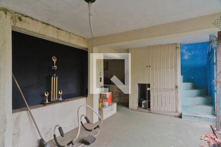 Casa à venda com 180m², 3 quartos e 3 vagasPorão