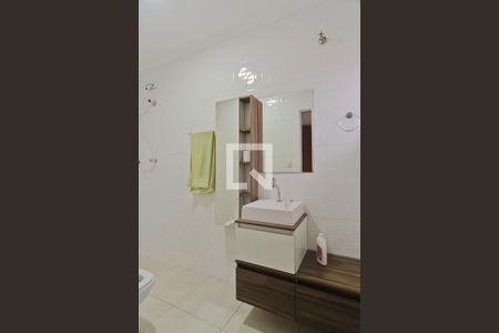 Casa à venda com 180m², 3 quartos e 3 vagasBanheiro da Suíte