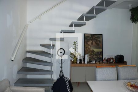 Corredor de casa de condomínio para alugar com 3 quartos, 118m² em Chácara Ondas Verdes, Cotia