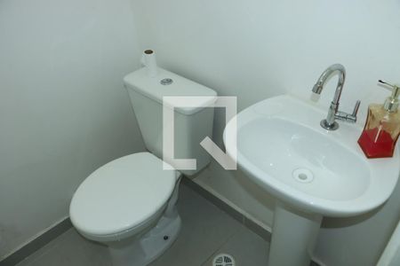 Lavabo de casa de condomínio para alugar com 3 quartos, 118m² em Chácara Ondas Verdes, Cotia