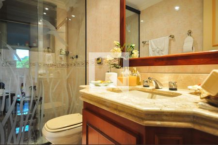 Apartamento à venda com 170m², 3 quartos e 4 vagasBanheiro