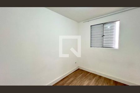 Quarto 2 de apartamento para alugar com 2 quartos, 46m² em Jardim Nova Cidade, Guarulhos