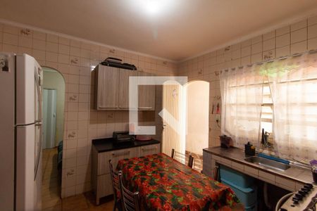 Casa à venda com 125m², 5 quartos e sem vaga Casa à venda com 125m², 5 quartos e sem vagaCozinha 2