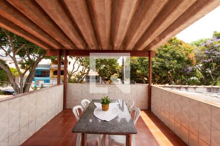 Casa à venda com 125m², 5 quartos e sem vaga Casa à venda com 125m², 5 quartos e sem vagaÁrea externa