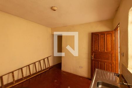 Casa à venda com 125m², 5 quartos e sem vaga Casa à venda com 125m², 5 quartos e sem vagaCozinha 3