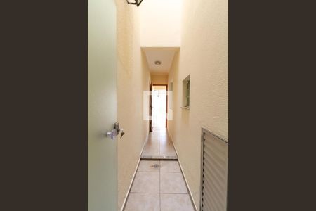 Casa à venda com 130m², 3 quartos e 3 vagasCorredor Lateral