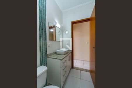 Casa à venda com 130m², 3 quartos e 3 vagasBanheiro Social