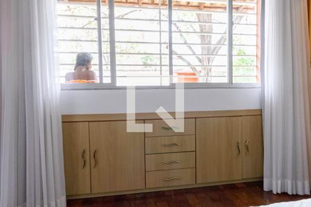 Casa à venda com 180m², 4 quartos e 5 vagasSuíte 2