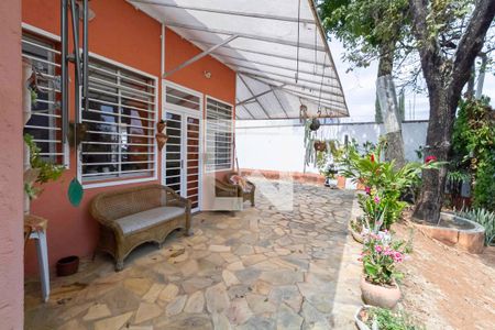 Casa à venda com 180m², 4 quartos e 5 vagasVaranda