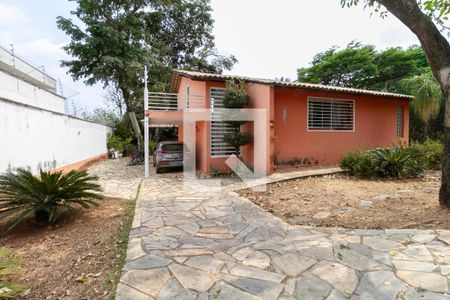 Casa à venda com 180m², 4 quartos e 5 vagasEntrada