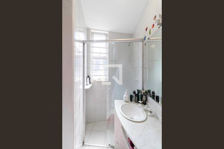 Casa à venda com 180m², 4 quartos e 5 vagasBanheiro da suíte 1