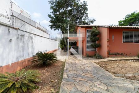 Casa à venda com 180m², 4 quartos e 5 vagasEntrada