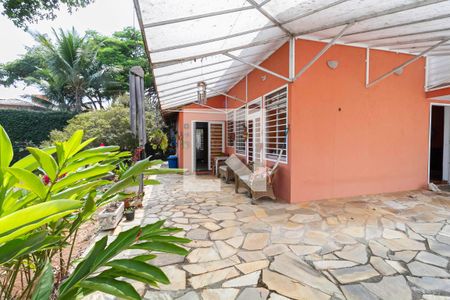 Casa à venda com 180m², 4 quartos e 5 vagasVaranda