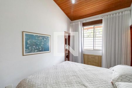 Casa à venda com 180m², 4 quartos e 5 vagasSuíte 2