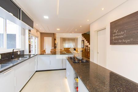 Casa à venda com 440m², 4 quartos e 4 vagasCozinha