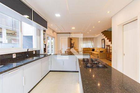 Casa à venda com 440m², 4 quartos e 4 vagasCozinha