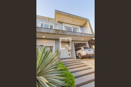 Casa à venda com 440m², 4 quartos e 4 vagasFachada