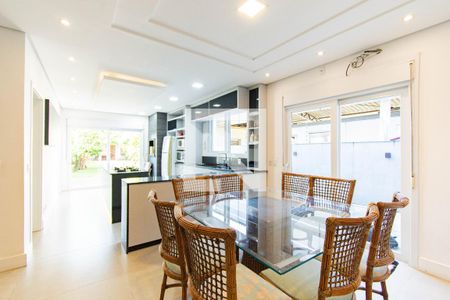 Casa à venda com 440m², 4 quartos e 4 vagasCozinha