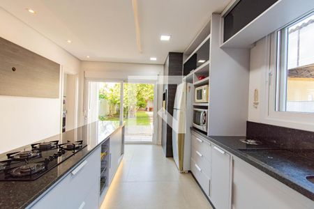 Casa à venda com 440m², 4 quartos e 4 vagasCozinha