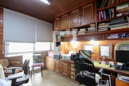 Apartamento à venda com 220m², 5 quartos e 2 vagasQuarto 2