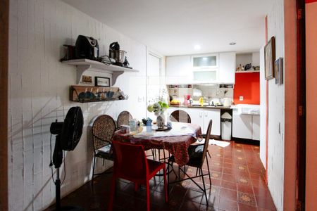 Apartamento à venda com 220m², 5 quartos e 2 vagasCozinha