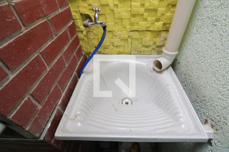 Casa para alugar com 55m², 2 quartos e 1 vagaÁrea de Serviço