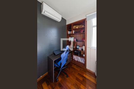 Apartamento à venda com 130m², 3 quartos e 2 vagasQuarto 2