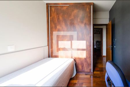 Apartamento à venda com 130m², 3 quartos e 2 vagasQuarto 2