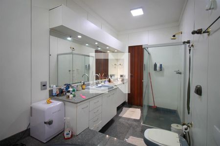 Casa à venda com 500m², 7 quartos e 5 vagasBanheiro da Suíte Master