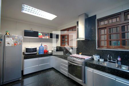 Casa à venda com 500m², 7 quartos e 5 vagasCozinha