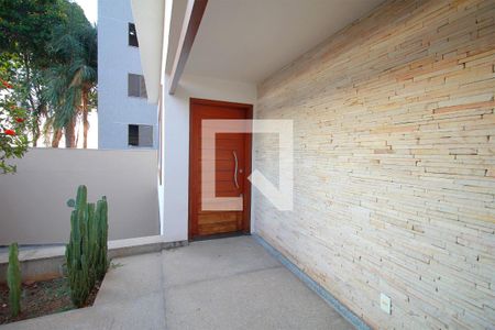 Casa à venda com 500m², 7 quartos e 5 vagasVaranda frente
