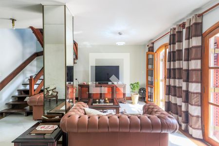 Casa à venda com 311m², 4 quartos e 2 vagasSala de TV